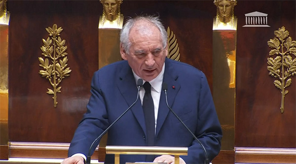 信任投票将至，法国政府面临垮台危机__信任投票将至，法国政府面临垮台危机