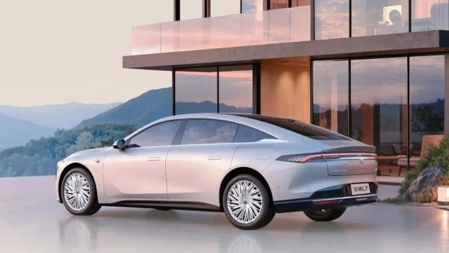 别克至境L7上市,空间动力有亮点,智能配置和市场竞争如何-有驾