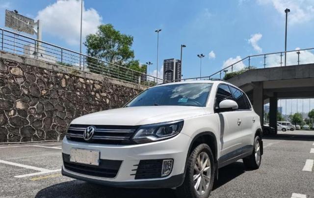 开了八年六万五千公里的途观车,几次想换都没有换,因为车况还像新车一样,退休后一年不开三五千公里,觉得没有换车的必要-有驾