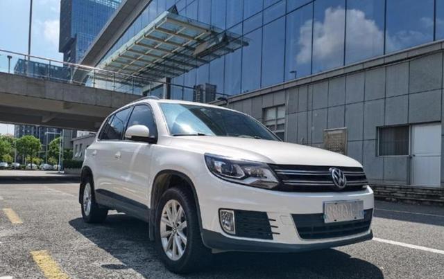 开了八年六万五千公里的途观车,几次想换都没有换,因为车况还像新车一样,退休后一年不开三五千公里,觉得没有换车的必要-有驾