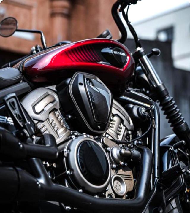 4.38万V4巡航黑旗950,零百3.8秒极速190km,108匹马力实力拉满-有驾