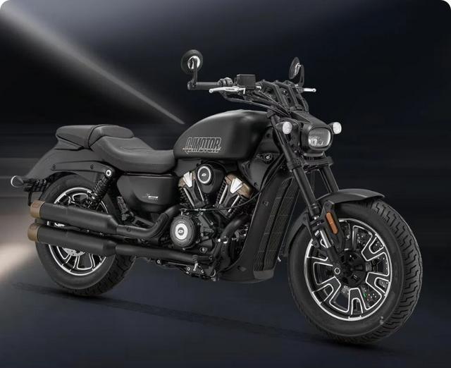 QJ摩托六车齐发!17999元起,四缸街车自动挡来袭-有驾