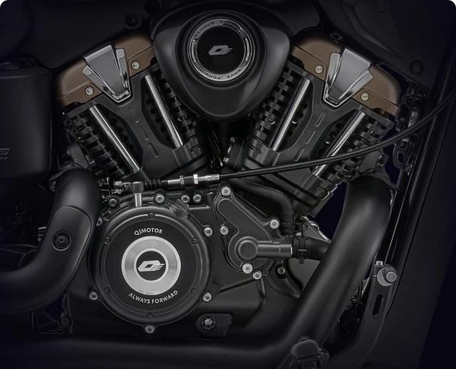 QJ摩托六车齐发!17999元起,四缸街车自动挡来袭-有驾