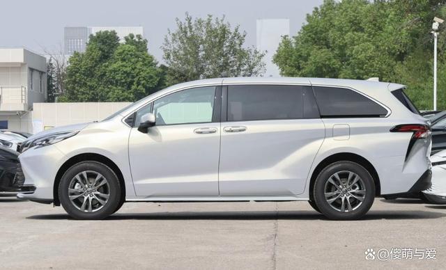 “油电混动不止是省油!丰田赛那如何用实力挑战新能源车的市场统治?”-有驾