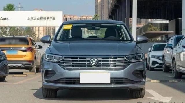 EA211加双离合或6AT,这组合凭啥能让大众硬刚国产车?12.59万新车限时跌到7.99万?大众这次豁出去的底气是啥?-有驾