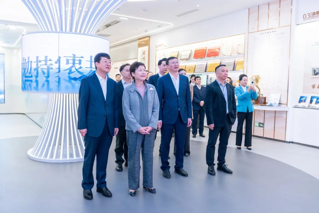 左右滑动查看全部图片