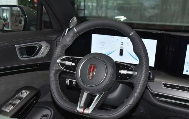 红旗国雅上个月只卖了4辆,令人惋惜了如此精彩的外观设计,红旗与华为深度合作打造超级豪华品牌的潜力却未能实现-有驾