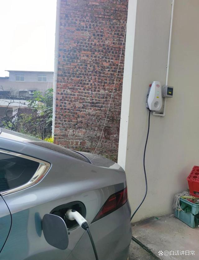 花30万买车,却配了千元塑料充电桩?-有驾