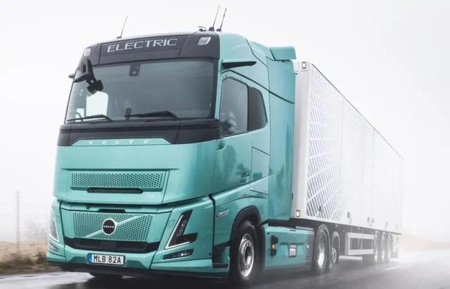 沃尔沃电动重卡全球突破5000辆,1.7亿公里重塑物流未来-有驾