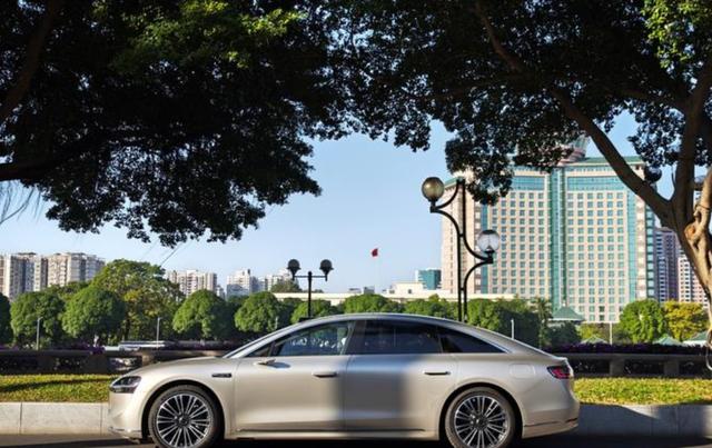 56E危矣,这次你拿什么打享界S9,凭借全新配置和强劲产品力,享界S9有望突破BBA最后的堡垒,迎来市场新局-有驾