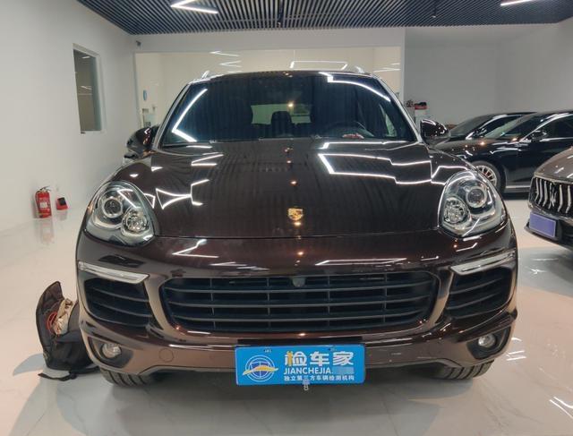 江苏车主的保时捷卡宴:六年车龄后备箱常备机油-有驾