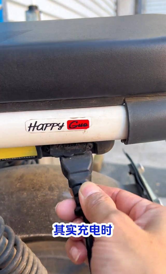 电动车充电顺序:先接电车再接电源-有驾