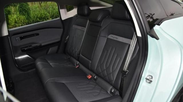 带GT后缀的车型大多代表着高性能轿跑,价格从十几万到数十万不等,既满足了消费者的运动梦也兼顾实用性-有驾