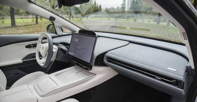 带GT后缀的车型大多代表着高性能轿跑,价格从十几万到数十万不等,既满足了消费者的运动梦也兼顾实用性-有驾