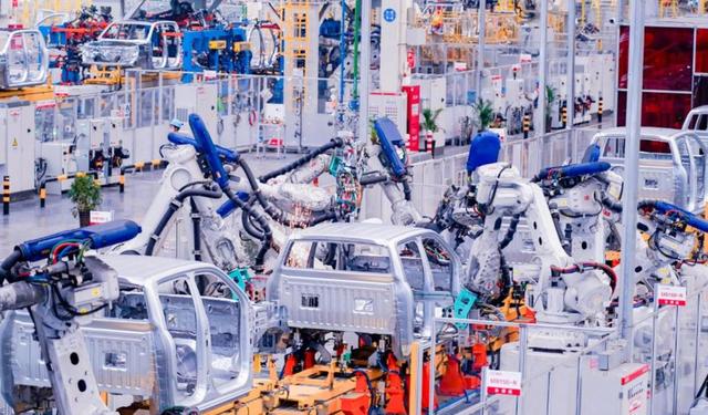 魏建军一句“我们要是不赚钱他们也别想赚钱”充分展示长城汽车的清醒和底气,凭借多线布局与自主创新逆势飘红,引领行业格局持续变革-有驾