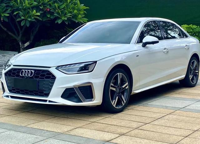 全系2.0T+优惠超9万,还卖不动,奥迪到底失算在哪儿?奥迪A4L的高功+低价,为啥还是留不住消费者?-有驾