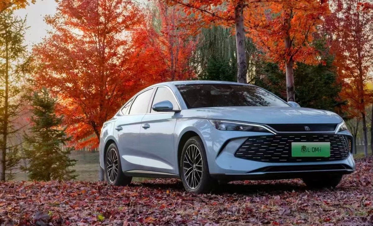 _油耗更低,智能化升级 2026款秦L DM-i 限时9.28万元起_油耗更低,智能化升级 2026款秦L DM-i 限时9.28万元起