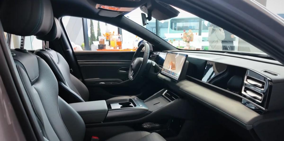 _油耗更低,智能化升级 2026款秦L DM-i 限时9.28万元起_油耗更低,智能化升级 2026款秦L DM-i 限时9.28万元起