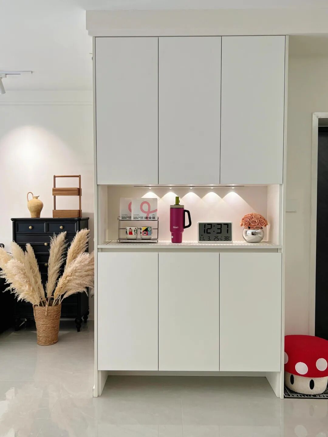 鞋柜“正退出”中国家庭?看看年轻人家里的设计,那叫一个高级_鞋柜“正退出”中国家庭?看看年轻人家里的设计,那叫一个高级_