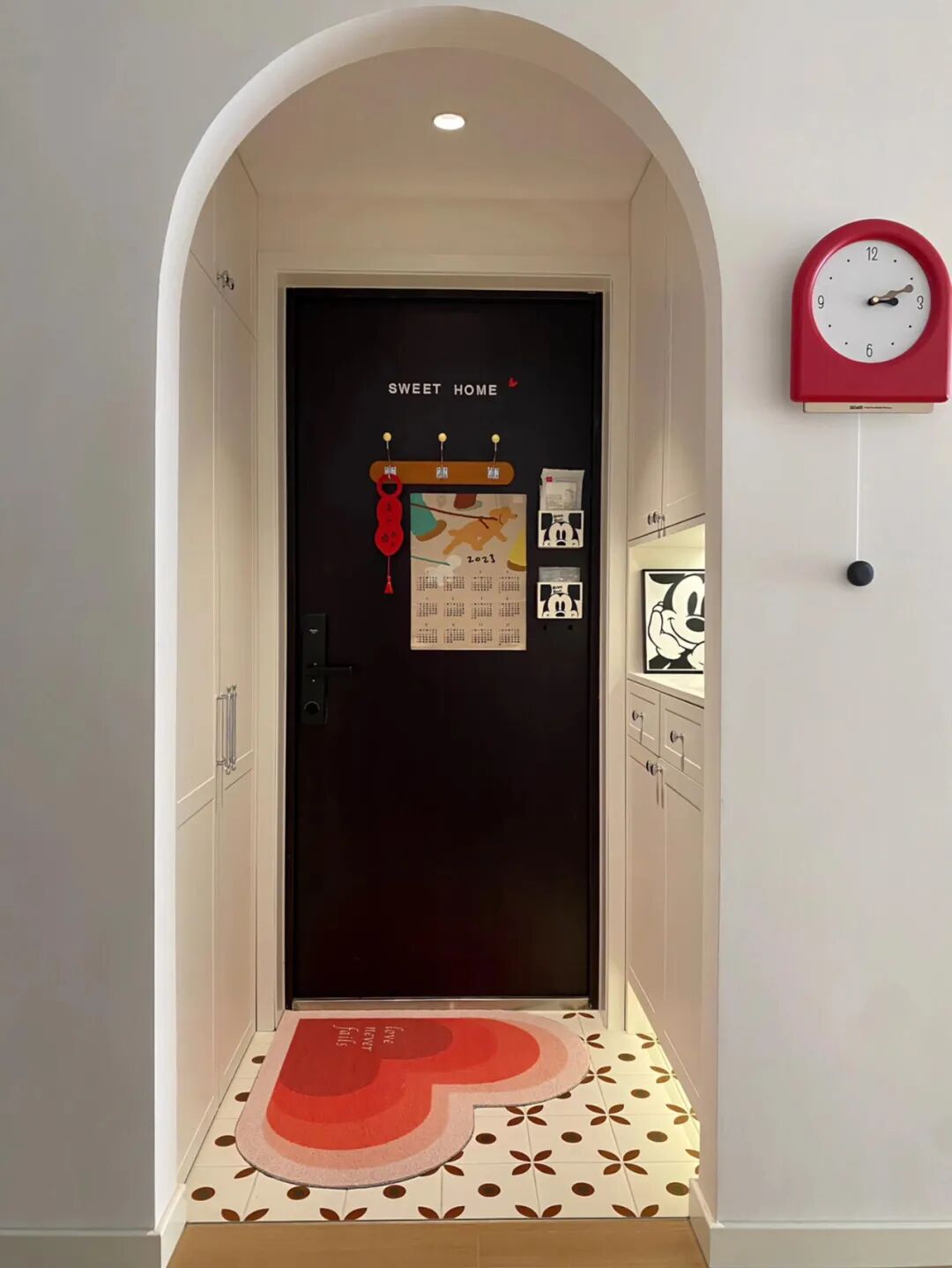 鞋柜“正退出”中国家庭?看看年轻人家里的设计,那叫一个高级__鞋柜“正退出”中国家庭?看看年轻人家里的设计,那叫一个高级