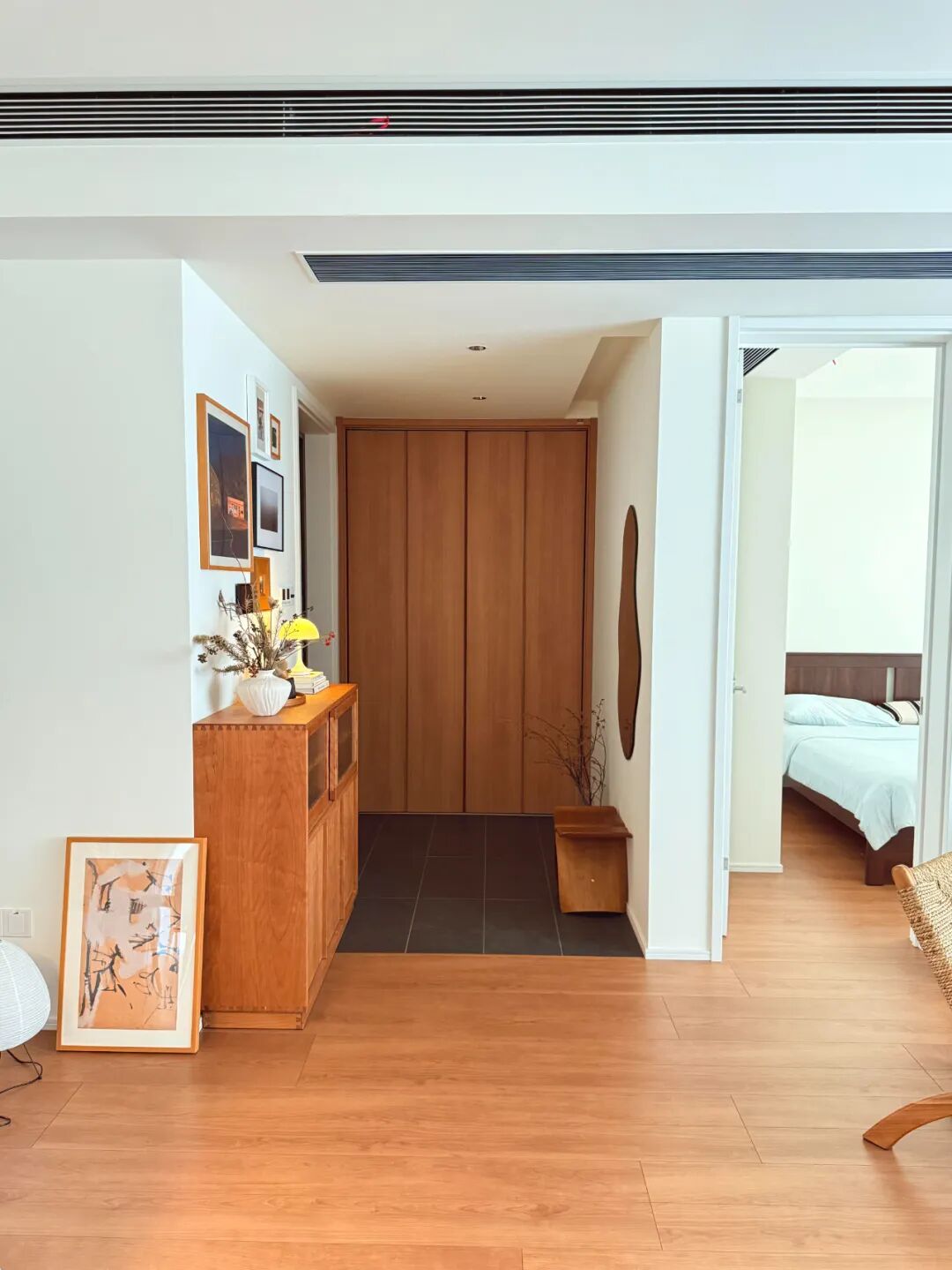 _鞋柜“正退出”中国家庭?看看年轻人家里的设计,那叫一个高级_鞋柜“正退出”中国家庭?看看年轻人家里的设计,那叫一个高级