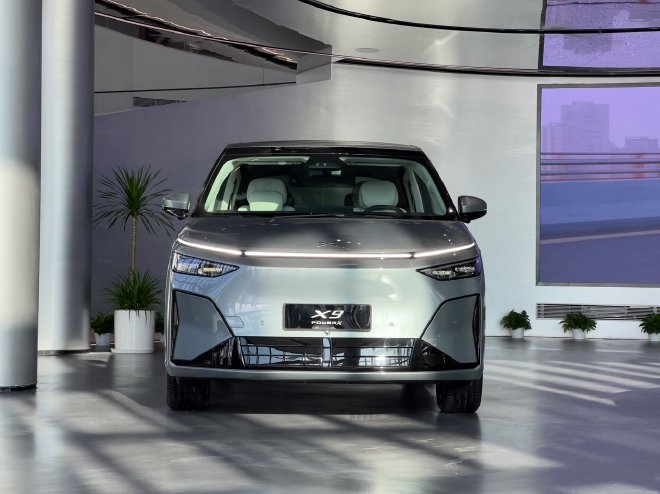预售价35-37万起 小鹏X9超级增程开启预售