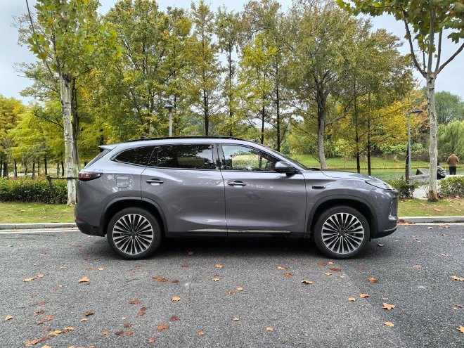 搭载地平线征程6P 抢先体验星途ET5辅助驾驶