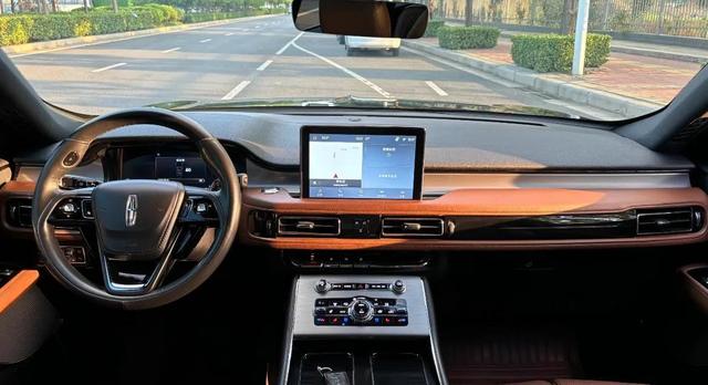 现代帕里斯帝换混动后油耗7.2L,车主群里却吵翻了:那台3.5L V6到底值不值得怀念?-有驾