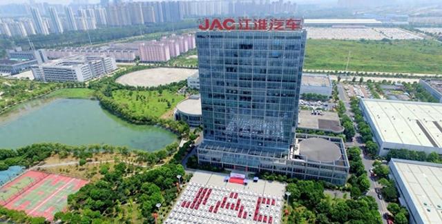 95万成交价、4个月15000台订单:江淮这台尊界S800凭什么让百万豪车市场格局生变?老司机实话告诉你门道在哪-有驾