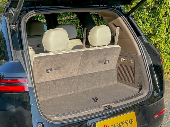 豪华大六座SUV新选 体验腾势N8L