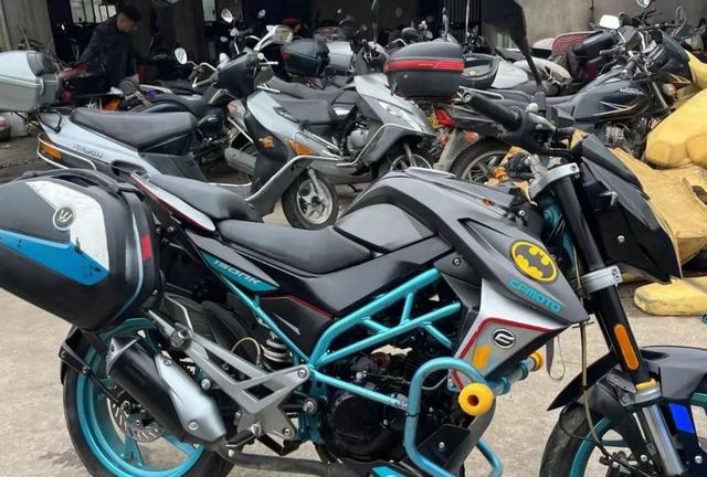 13年强制报废摩托车,现在有点不合时宜了,因2013年标准是基于当年普遍车况差的现实,可如今技术升级,车龄再长核心依然可靠-有驾