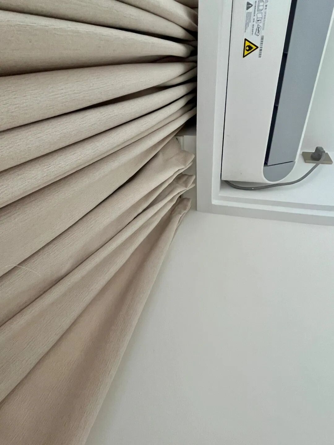 空调管子太丑怎么办?看了网友家的做法后,发现全是绝妙点子__空调管子太丑怎么办?看了网友家的做法后,发现全是绝妙点子