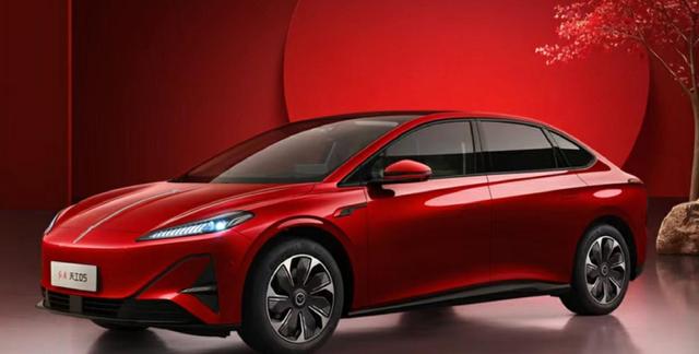 太不可思议我国汽车市场现状:各系车纷纷降价新车层出不穷,安全配置创新突破红旗天工05以全方位安全技术引领未来出行安全-有驾