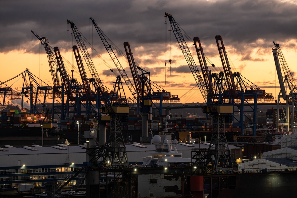 “中国对欧贸易顺差首次超过对美”,德国工业危?__“中国对欧贸易顺差首次超过对美”,德国工业危?