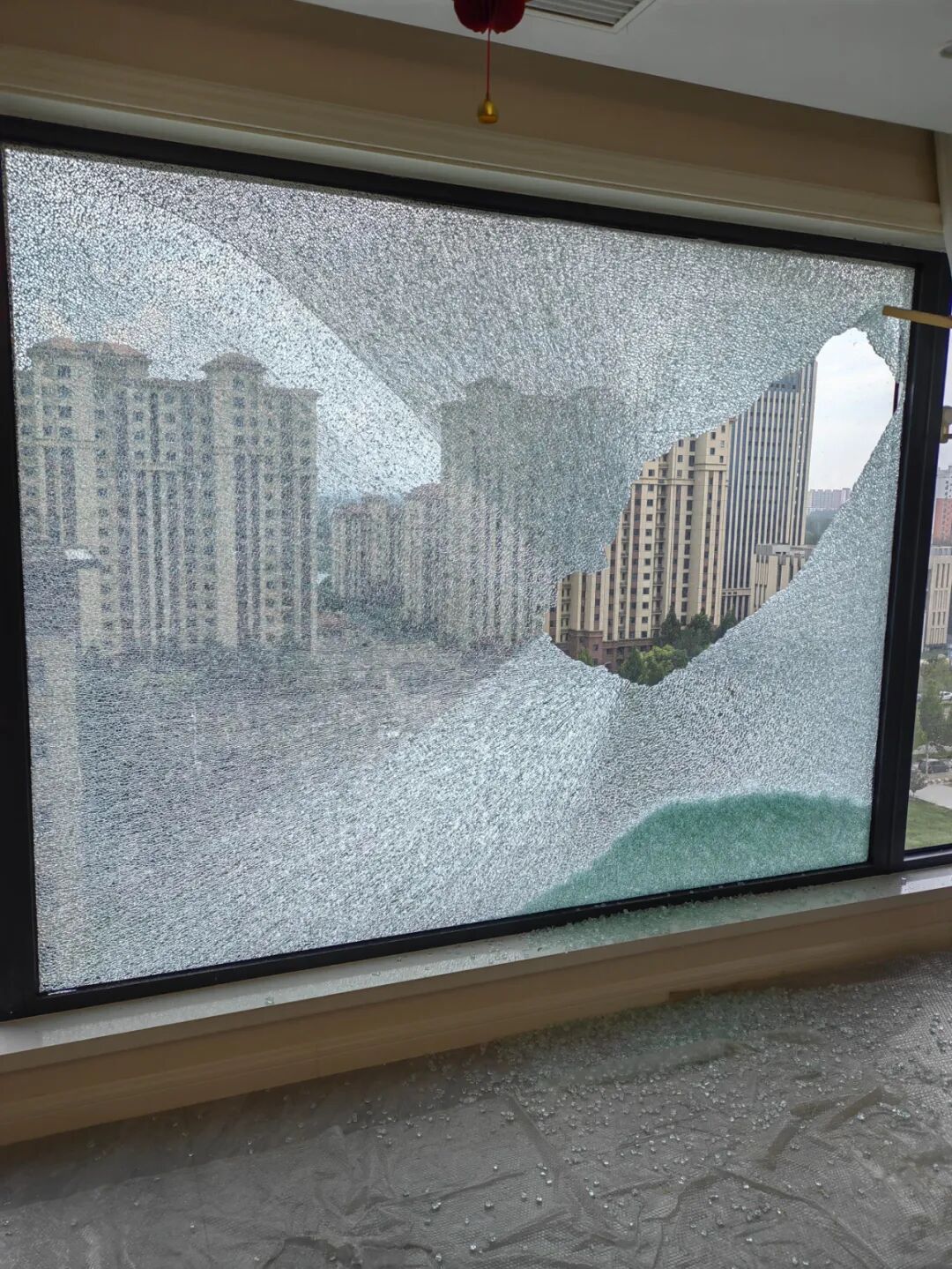 _窗户退出_推出去的窗户