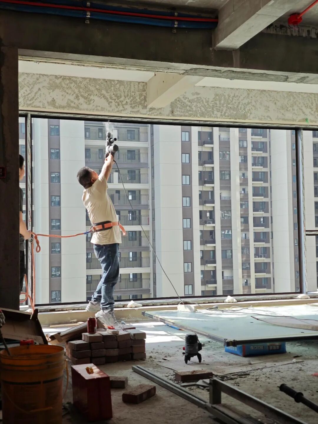 窗户退出_推出去的窗户_