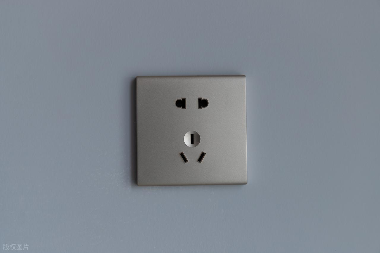 轨道插座的原理_轨道插座的轨道安装有图吗_