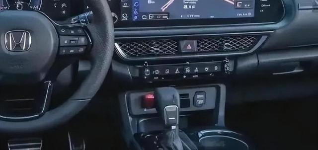 告别中庸!第十二代雅阁颜值智驾双升级,106km 插混续航能否领跑 B 级车市?-有驾