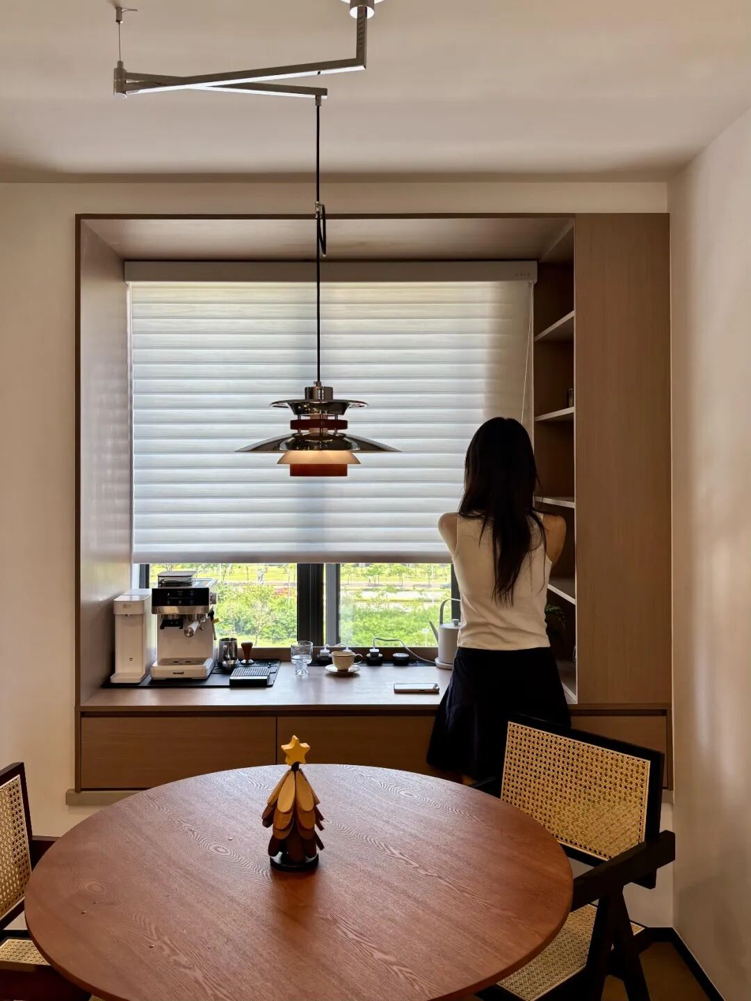 _果然还是年轻人“鬼点子”多!飘窗换个思路设计,实用性直接翻倍_果然还是年轻人“鬼点子”多!飘窗换个思路设计,实用性直接翻倍