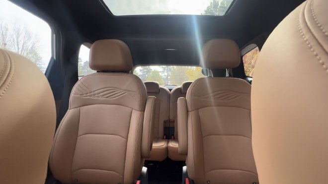 上市限时价8.99-11.99万元 吉利第三代豪越L正式上市