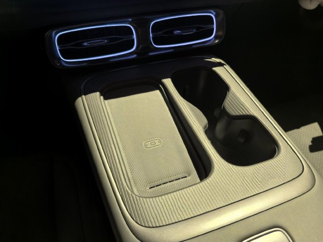 售价9.78-12.18万元 零跑Lafa5正式上市