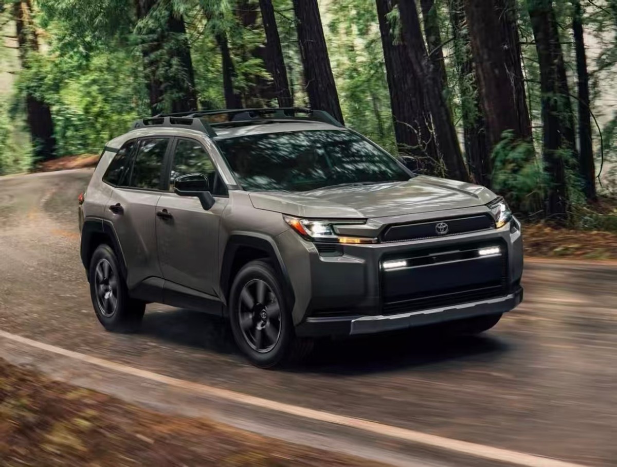 “小号普拉多”?智能化大幅提升,新一代RAV4荣放16.98万元起_“小号普拉多”?智能化大幅提升,新一代RAV4荣放16.98万元起_