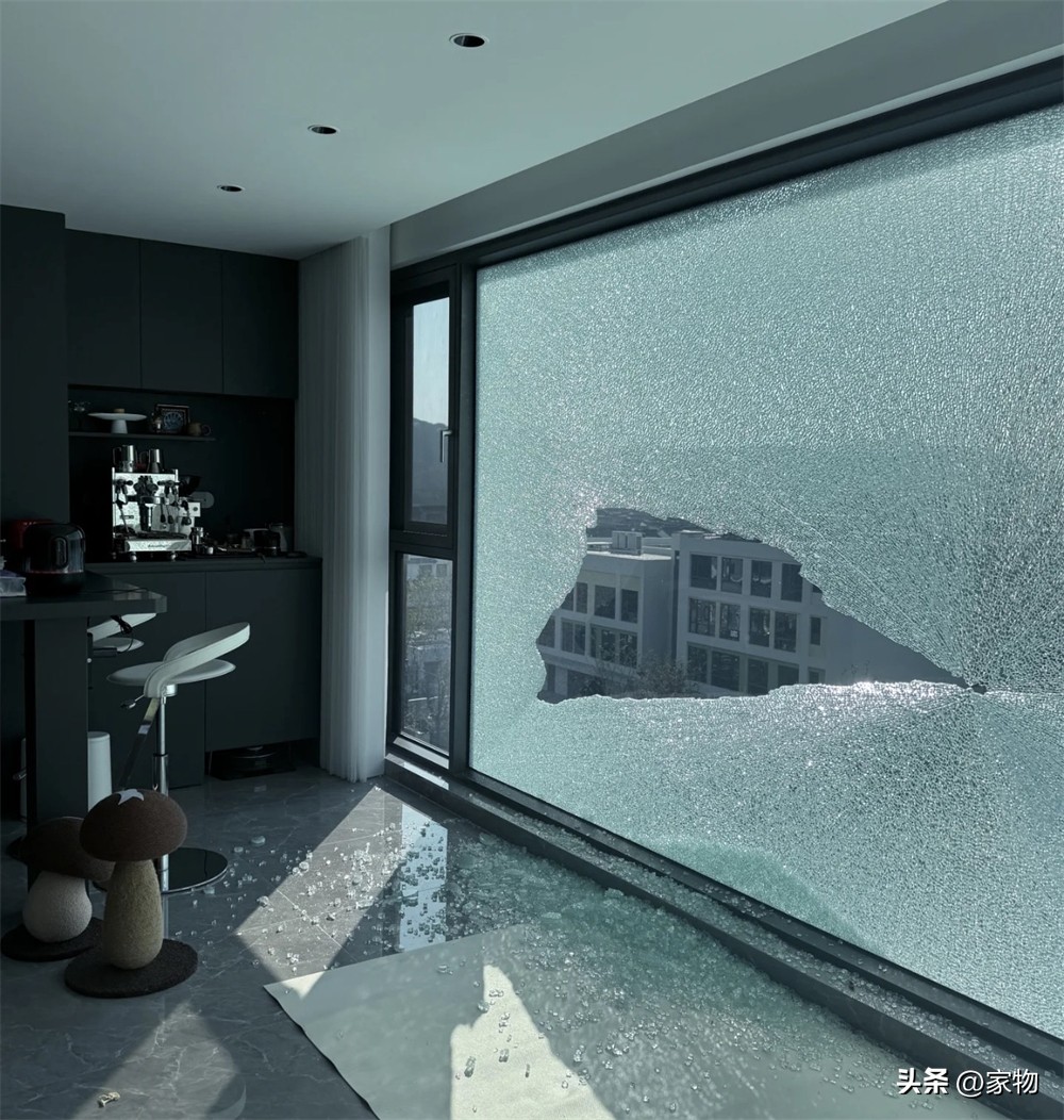 落地窗网红照__股圈链敢用吗