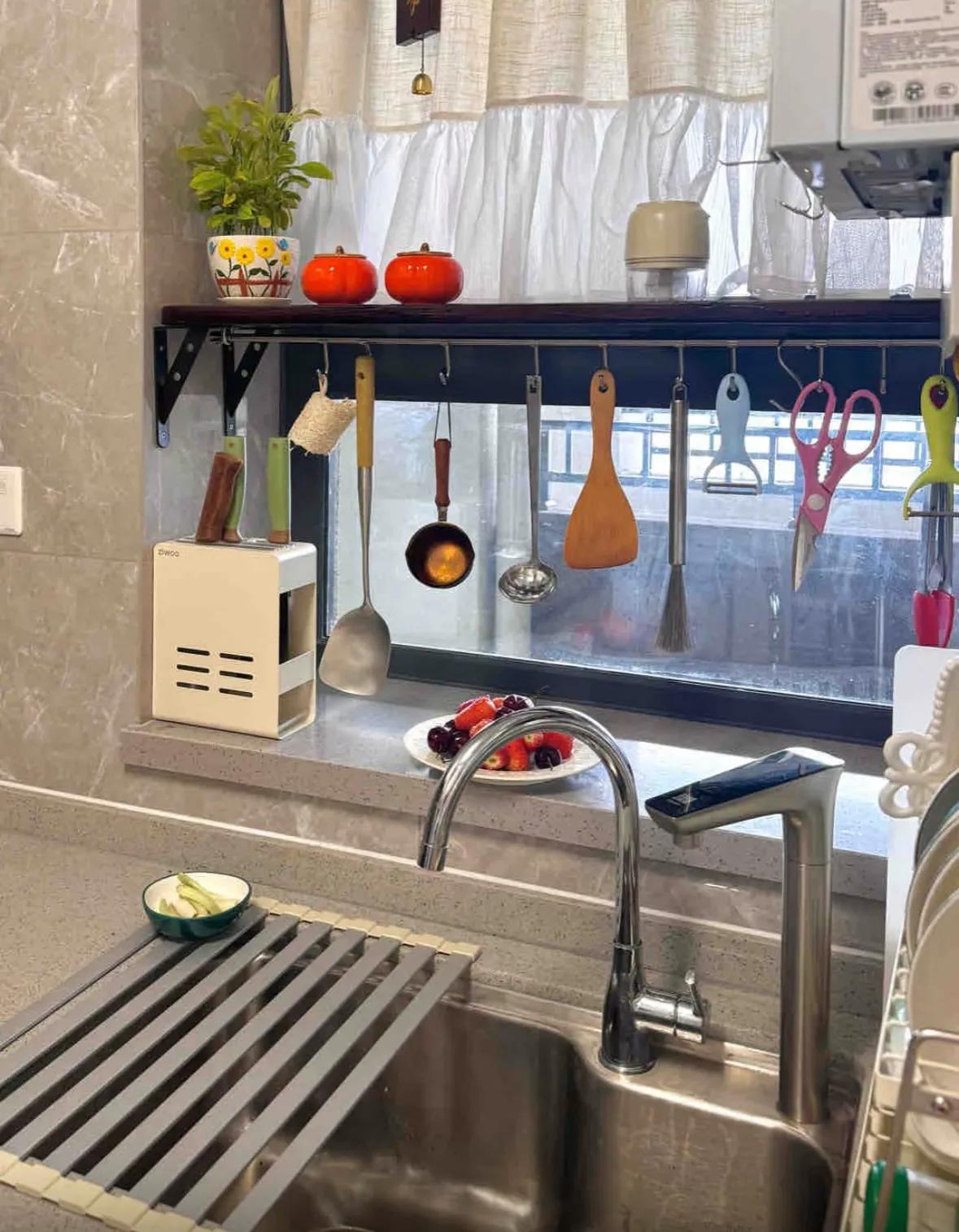 被网友的“收纳智慧”折服了!不花啥钱,厨房就能井井有条!_被网友的“收纳智慧”折服了!不花啥钱,厨房就能井井有条!_