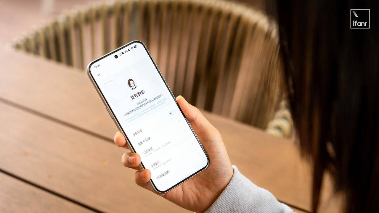 豆包手机助手让海外炸锅,歪果仁:这是第一款真正意义上的智能手机_豆包手机助手让海外炸锅,歪果仁:这是第一款真正意义上的智能手机_