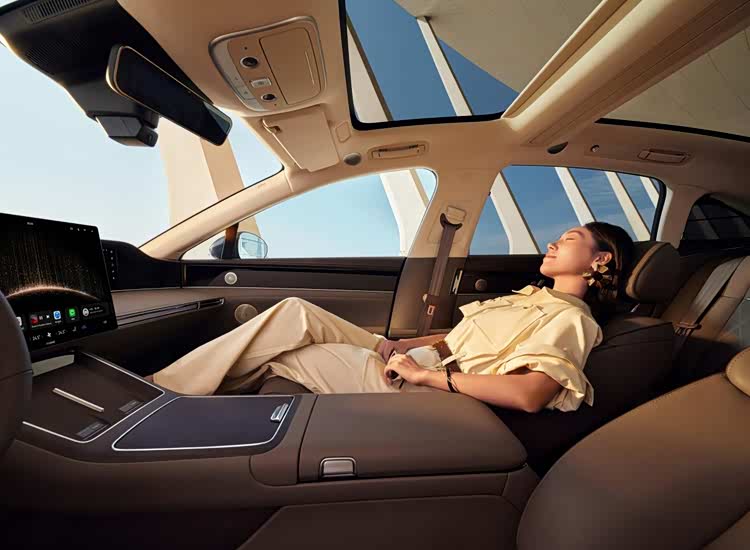 鸿蒙智行享界12月交付目标破万,年度直播解码中国豪华新范式__鸿蒙智行享界12月交付目标破万,年度直播解码中国豪华新范式