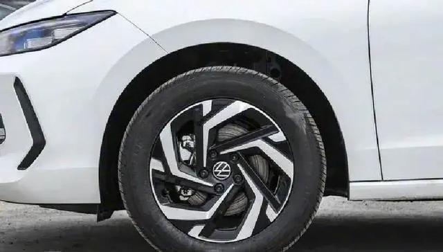 大众朗逸Pro降价升级求生存，为何还是比不过比亚迪秦PLUS？-有驾