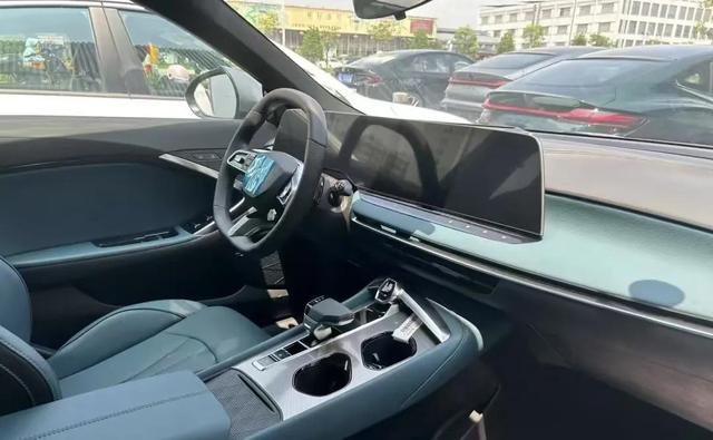 名爵MG7运动豪车排面足！值买理由揭秘-有驾