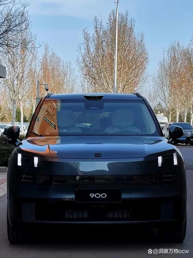 家庭用车的较量：领克900如何让“大六座”回归实用与平权？-有驾